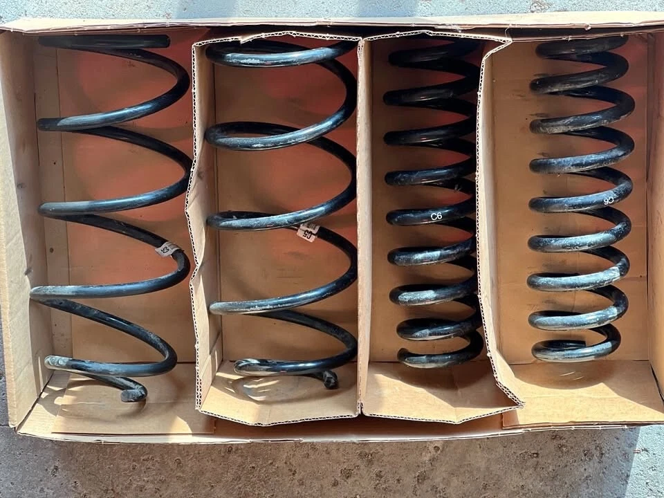 OEM BMW Front and Rear Suspension Springs (C5, C6) - Fits: 2007 BMW 328i E93 Foto 1 de 1