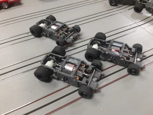 (1)TYCO BLACK HUB 440 NARROW HO SLOT CAR CHASSIS NEW OLD STOCK !!FREE SHIPPING - Picture 1 of 2