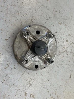 (1) Buje de tambor de freno delantero izquierdo o derecho Honda FourTrax 250 TRX250 1985 2x4 usado Foto 1 de 2