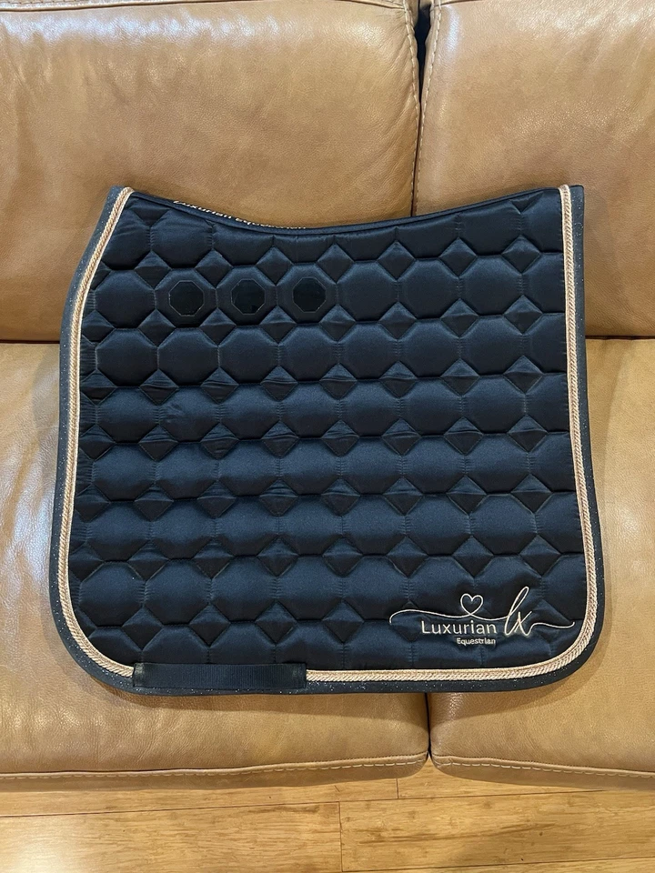 Luxurian Equestrian Saddle Pad Dressage-Full - Image 1 of 4