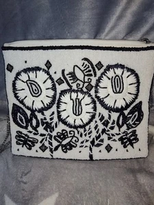 Women's Beaded White and Black Crossbody Purse 10"X8" New - Picture 1 of 5