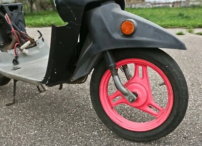 HORQUILLAS DELANTERAS CONJUNTO COMPLETO de 1987 Yamaha Razz SH50 Scooter Ciclomotor Parte Foto 1 de 4