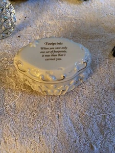 Lenox fine porcelain foot prints music box trimmed in gold Plays Amazing Grace - Picture 1 of 4
