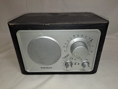 Radio Shack 12-204 Hi Fidelity Table top AM FM Radio - Image 1 of 4