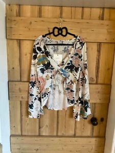 Ladies Ivory/Blue Floral Top Size 10 By Lunar Boutique RSP £26 - Picture 1 of 3