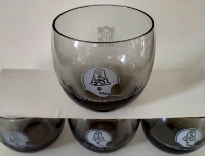 4 vasos de vidrio New England Patriots años 70 10 oz Smoke Roly-Poly Low-Ball logotipo antiguo Foto 1 de 4