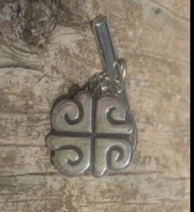 ~ James Avery 0,925 Sterlingsilber Krawattenheft wäre ein süßer Anhänger oder Charm ~ - Bild 1 von 4