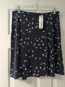Neu mit Etikett Gili Damen-Faltenrock blau mit weißen Vögeln Größe PL - Bild 1 von 3