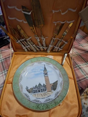 set servizio posate con piatto san giorgio - Immagine 1 di 4