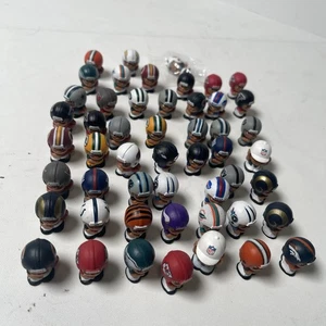 NFL TeenyMates Lote de 51 - Mini Figuras Cascos Equipo NFL (Sin Números) - Imagen 1 de 5