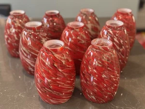 Pantalla de lámpara colgante estilo remolino rojo de vidrio artístico 6 3/8 de alto 3 1/2 base 1 3/4 orificio superior - Imagen 1 de 2