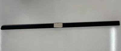 Tira protectora central puerta trasera izquierda - 201-690-05-62 - para MBZ 190E, 190 y más Foto 1 de 4