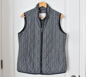Chaleco Coldwater Creek acolchado ligero negro blanco Chevron MED bolsillos - Imagen 1 de 14