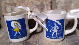 Juego de 2 tazas de café Morton sal cuando llueve se vierte cocina Cutie de colección - Imagen 1 de 11