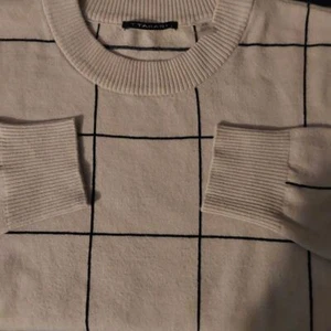 TAHARI Women's Knit Pullover Preppy Cozy Sweater Cream W/ Black Stripe Size Med - Picture 1 of 8