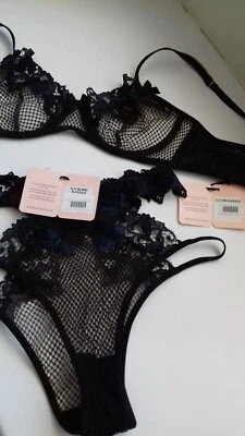 Sujetador AGENT PROVOCATEUR AGOTADO ELIZA NEGRO/AZUL 32D & AP 2 PEQUEÑO CALZONCILLO GRANDE NUEVO CON ETIQUETAS Foto 1 de 4