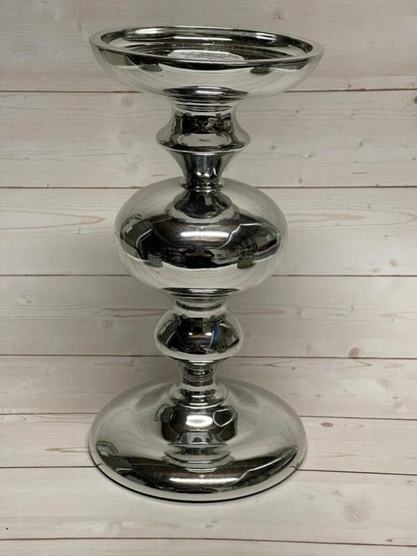 Candelabro pedestal de Navidad con acabado plateado Bath & Body Works Foto 1 de 1