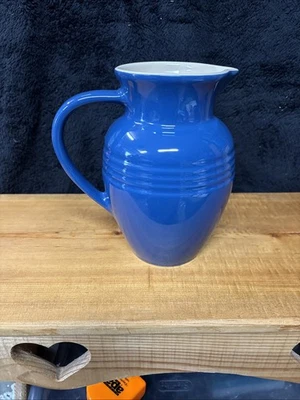 Le Creuset Cobalt Blue Stoneware 2 quart Beverage Pitcher Water Jug 9" EUC - Image 1 of 4