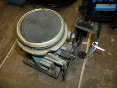 Cuerpo del acelerador 1999 Lumina Monte Carlo Intrigue / 99-2000 Grand Prix / Regal Foto 1 de 3