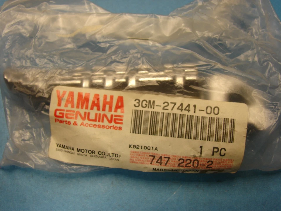 NOS YAMAHA FZR1000 1989-1995 3GM-27441-00 REPOSAPIÉS TRASERO 2 NUEVO OEM Foto 1 de 1