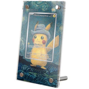 Pikachu con Sombrero de Fieltro Gris - Vitrina Protectora Pokémon Obra de Arte Extendida - Imagen 1 de 3