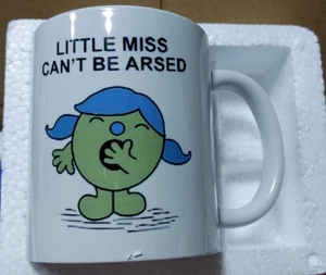 Taza de cerámica Little Miss Can’t Be Arsed (personaje verde con pelo azul) - Imagen 1 de 1