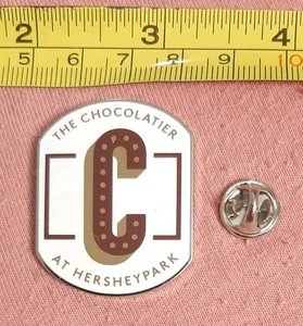 The Chocolatier At Hersheypark Souvenir Emaille Pin Restaurant - Bild 1 von 3