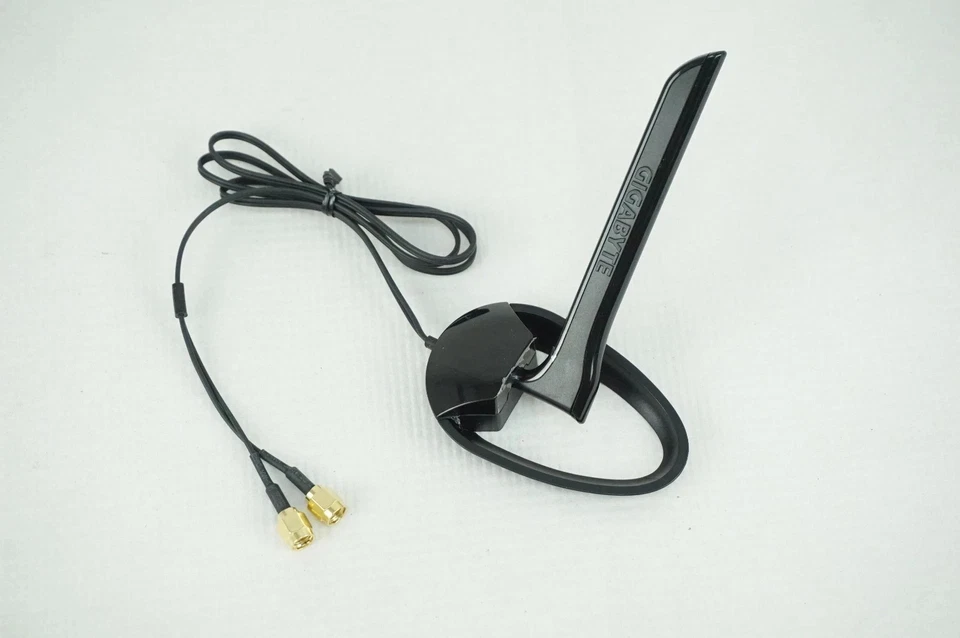 Antena Wifi Gigabyte 2.4GHz 5GHz Doble Conector Macho 12CR5-1ANTA1-11R, Original Foto 1 de 1