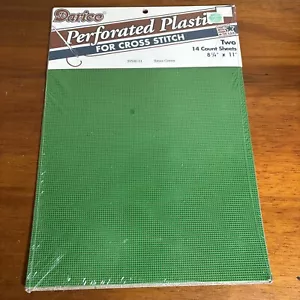 Darice perforierter Kunststoff 2 Blatt 14 Stück Weihnachten grün 8 1/4" x 11" Neu - Bild 1 von 4