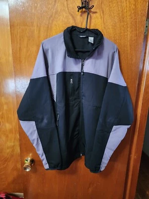 Chaqueta de rendimiento XXL Snozu gris y negra con cremallera completa para hombre Foto 1 de 4