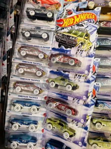 BRAND NEW! Holiday Winter Diecast Car Vehicles Matchbox Hot Wheels 1 Whole Pound - Picture 1 of 1