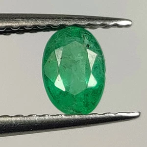 0,51 quilates - Esmeralda natural de Zambia forma ovalada buen brillo gema - 8595 - Imagen 1 de 2