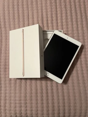 Apple iPad Mini 3 Pantalla Retina 16GB, A1599 MGNV2LL/A, Excelente. Oro. Foto 1 de 4