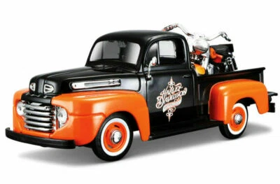 MAISTO MODELLINO "HD CUSTOM" 1:24 1948 FORD F-1 PICKUP+1:24 1958 FLH DUG GLIDE   - Immagine 1 di 4