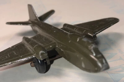 Antiguo MIDGETOY Rockford IL Juguete Metal USAF Fuerza Aérea Bombardero Avión Militar Foto 1 de 4