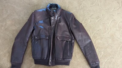 Jaqueta de couro marrom 38 masculina exclusiva para Saks 5 Th Ave - Imagem 1 de 4