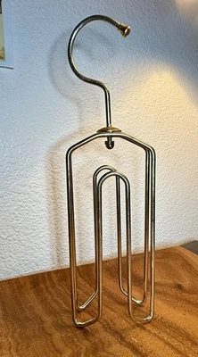 De colección 1960 Lazo Monarca-Bufanda/Colgador de Cinturón Colgante Giratorio Armario Organizador Foto 1 de 3