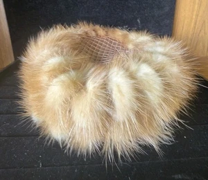 Fascinador de piel de visón estilo jacqueline vintage  - Imagen 1 de 8