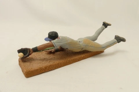 New York Mets Roberto Alomar action statue Cover