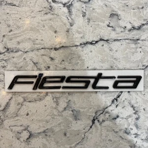 Insignia de maletero trasero negro con azul para Ford Fiesta - Imagen 1 de 3