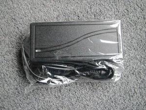 Cisco CP-PWR-CUBE-4 Netzteil 44W PSU für IP-Telefone 8961 9951 9971 - Bild 1 von 2