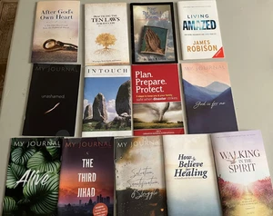 Lot of 13 Assorted Christian Pamphlets--See Description for Titles New - Imagen 1 de 6