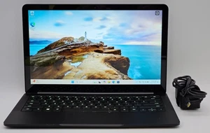 Portátil Razer Blade Stealth - 13" - i7-7500U @ 2,70 GHz 16 GB RAM 256 GB SSD Win 11 - Imagen 1 de 6