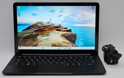 Razer Blade Stealth - 13" Laptop - i7-7500U @ 2.70GHz 16GB RAM 256GB SSD  Win 11 - Image 1 of 4