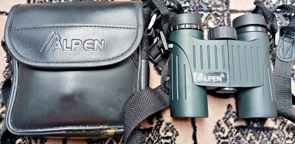ALPEN BAK4 PRISM WATERPROOF 8X25 BINOCULARS + CARRY CASE + STRAP 330ft/1000yds - Image 1 of 4