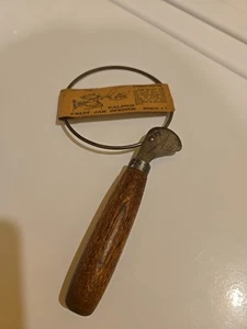 aus alter DOSENÖFFNER Sammlung -unbenutzt mit Info- PALMER OBSTGLASÖFFNER 1909 - Bild 1 von 6