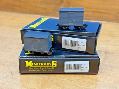 HOn30 / HOe / OO9 - 2x MinitrainS 5124 Narrow Gauge Boxcars / Vans - NIB - Image 1 of 4