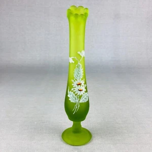 Westmoreland Swung Glass BUD VASE Daisy Pattern Green Satin Footed 10 inch VTG - Picture 1 of 7
