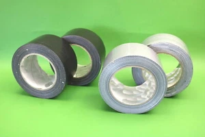 Cinta adhesiva Gaffa Tape 70 mm x 50 m impermeable fuerte plateada/negra paquete de 2 - Imagen 1 de 3