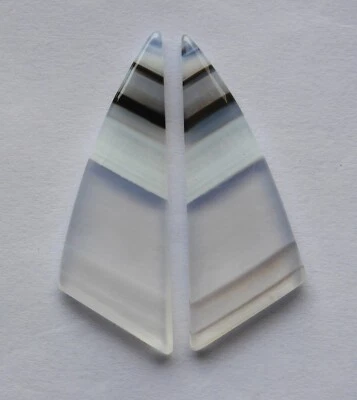 27.40 Ct Natural Banded Agate (39mm X 14.5mm each) Cabochon Loose Match Pair - Image 1 of 3